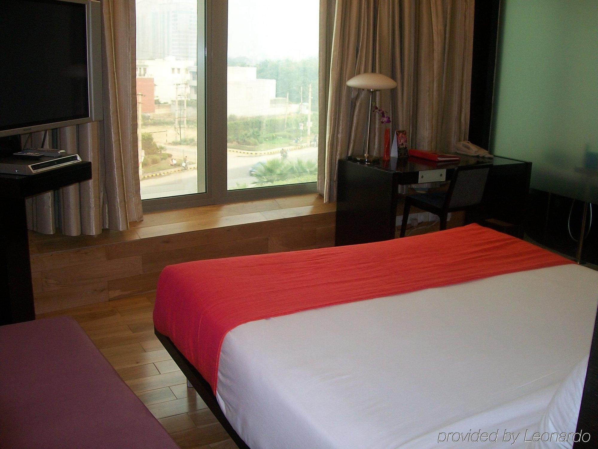 Galaxy Hotel & Spa Gurgaon Esterno foto