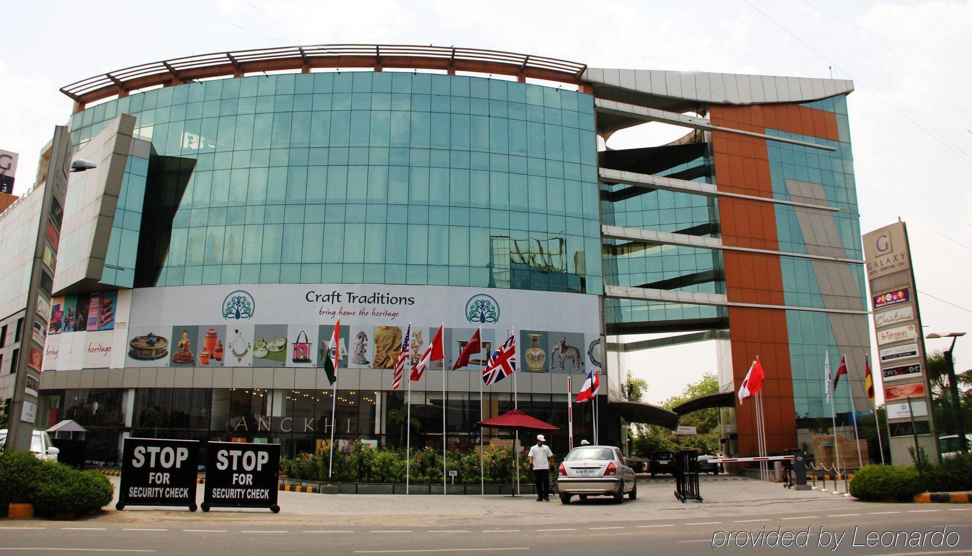 Galaxy Hotel & Spa Gurgaon Esterno foto