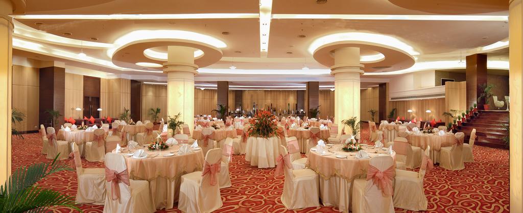 Galaxy Hotel & Spa Gurgaon Esterno foto