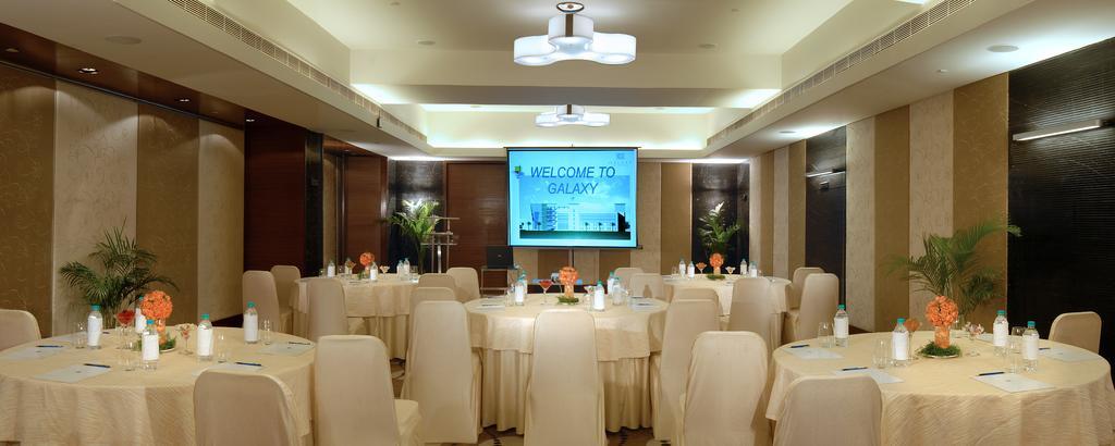 Galaxy Hotel & Spa Gurgaon Esterno foto