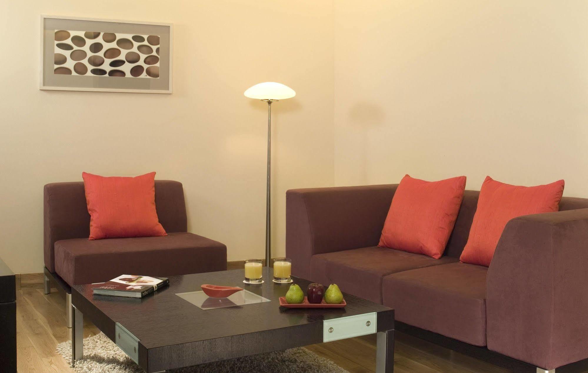 Galaxy Hotel & Spa Gurgaon Esterno foto