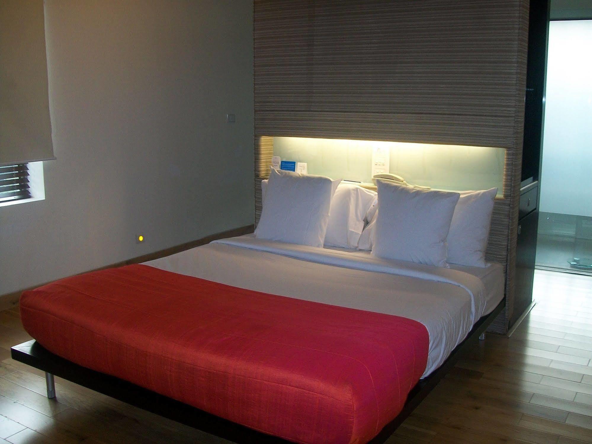 Galaxy Hotel & Spa Gurgaon Esterno foto