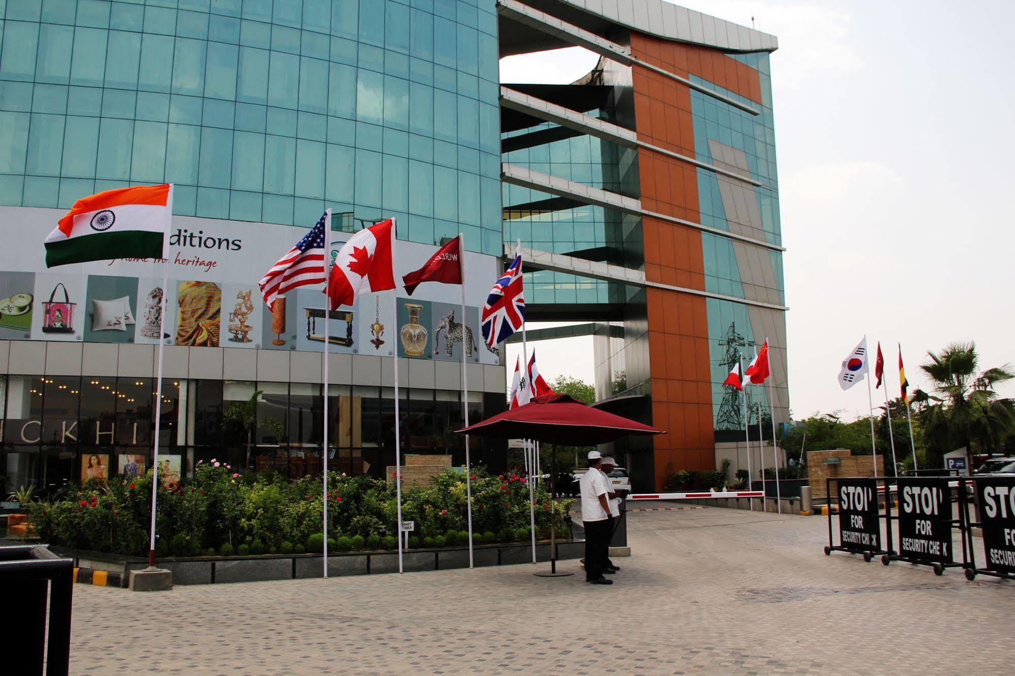 Galaxy Hotel & Spa Gurgaon Esterno foto