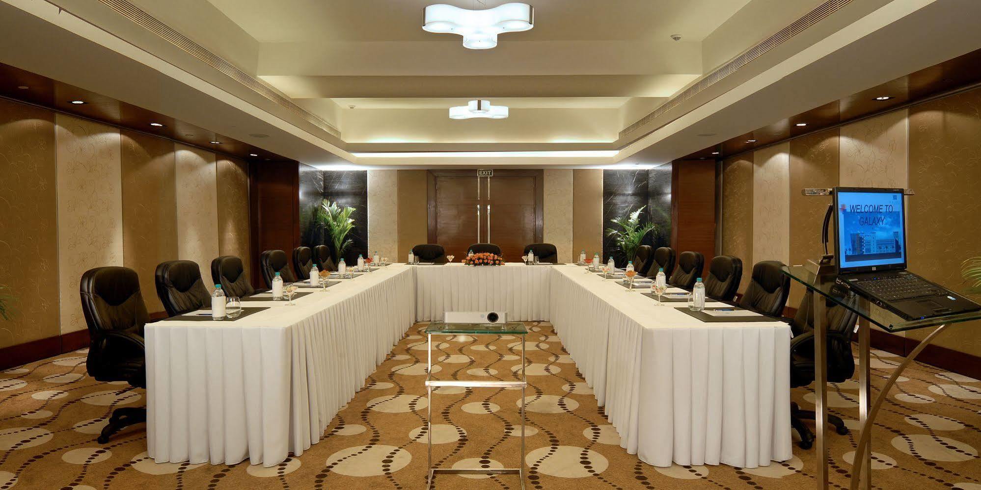 Galaxy Hotel & Spa Gurgaon Esterno foto